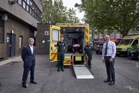 Mayor stood with two medics in uniform and LAS chief executive