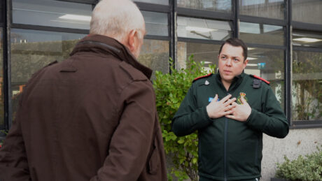 Paul and paramedic Nick in conversation