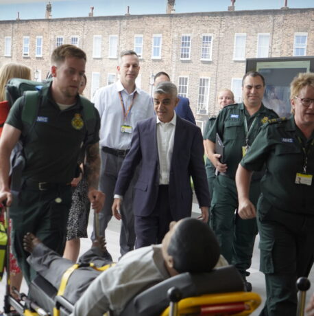 The Mayor observes simbulance training carried out by LAS staff